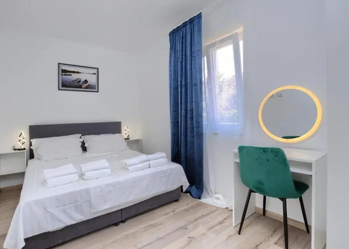 Mons アパート プーラ