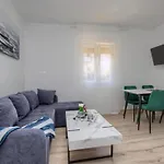 Mons Apartamento Pula